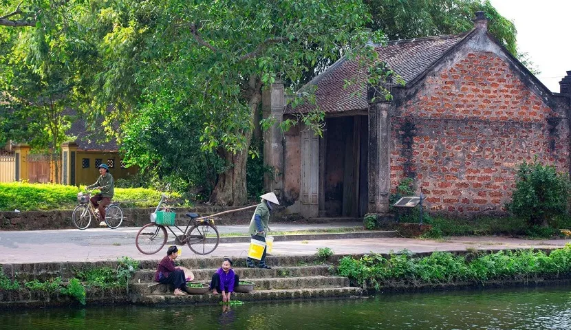 Exploring Duong Lam, a typical ancient village in northern Vietnam