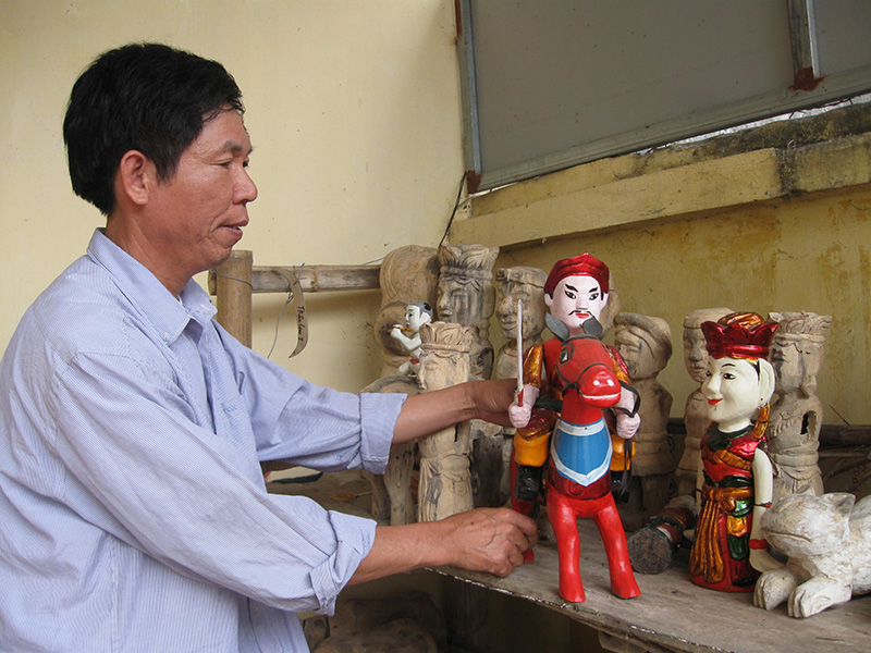 Mr. Phạm - water puppetry artisan of Nam Dinh province