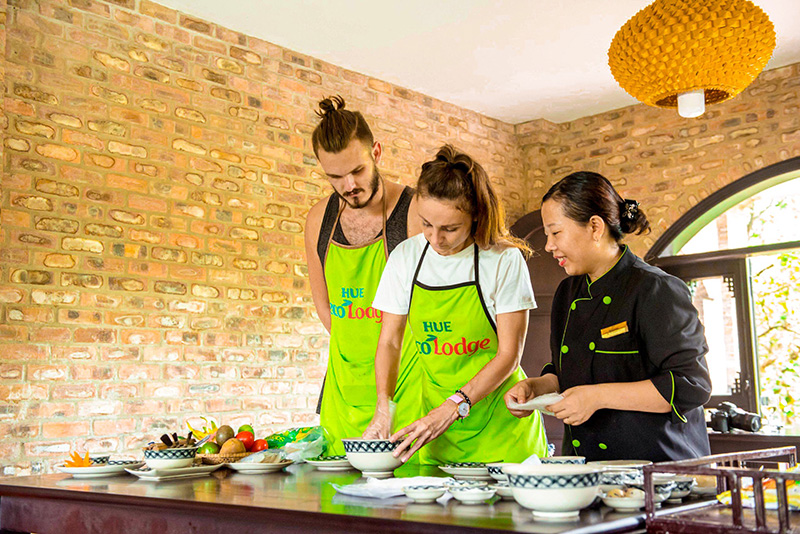 Hue Cooking Class tour in Thuy Bieu eco village