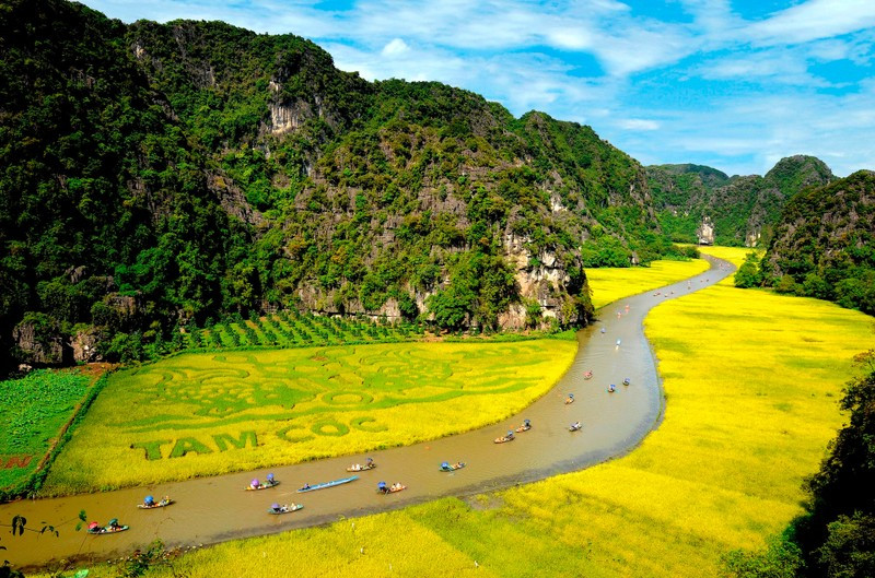 Practical information for visiting Ninh Binh: attractions, activities,...